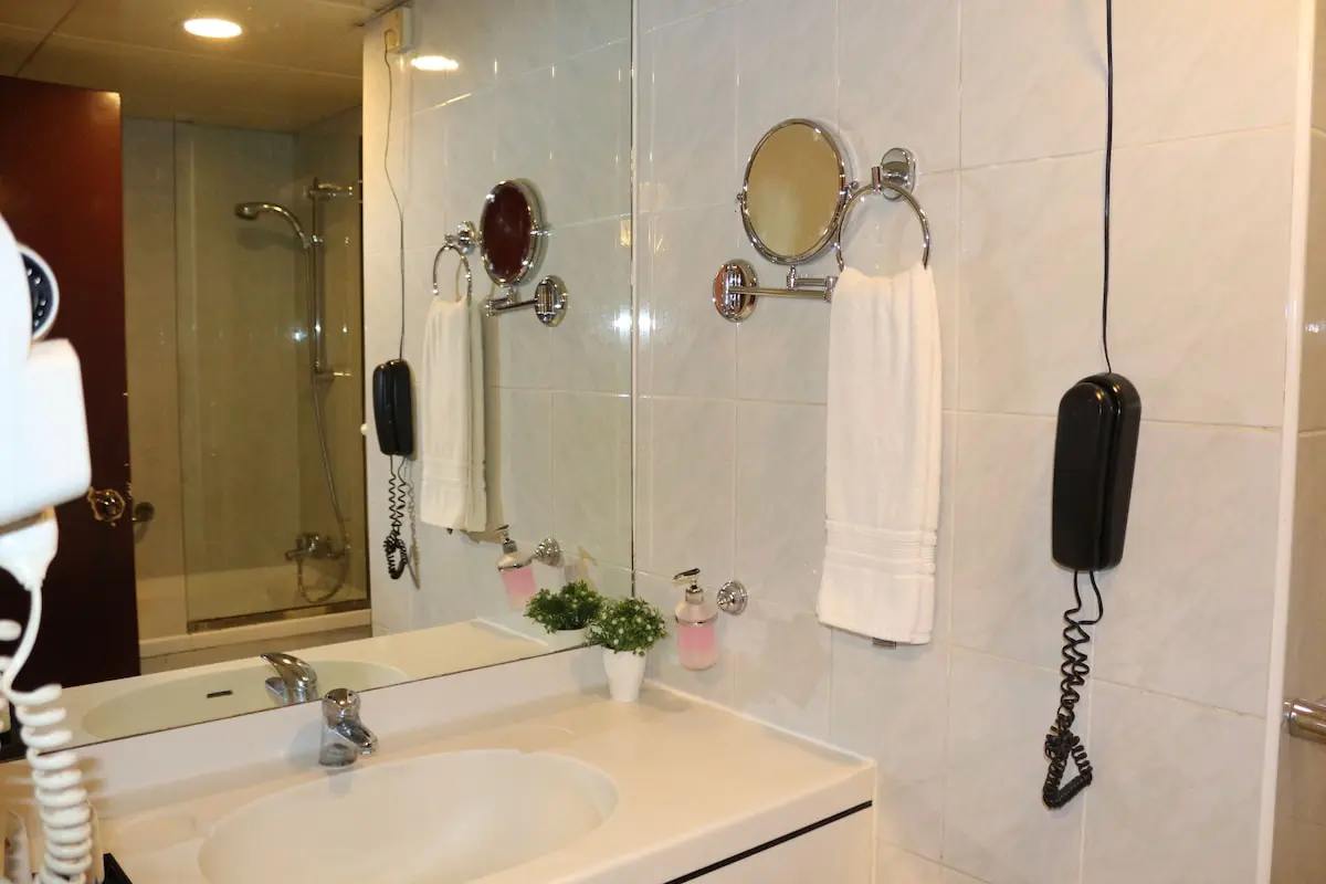 سرویس بهداشتی و حمام هتل الخلیج گرند دبی